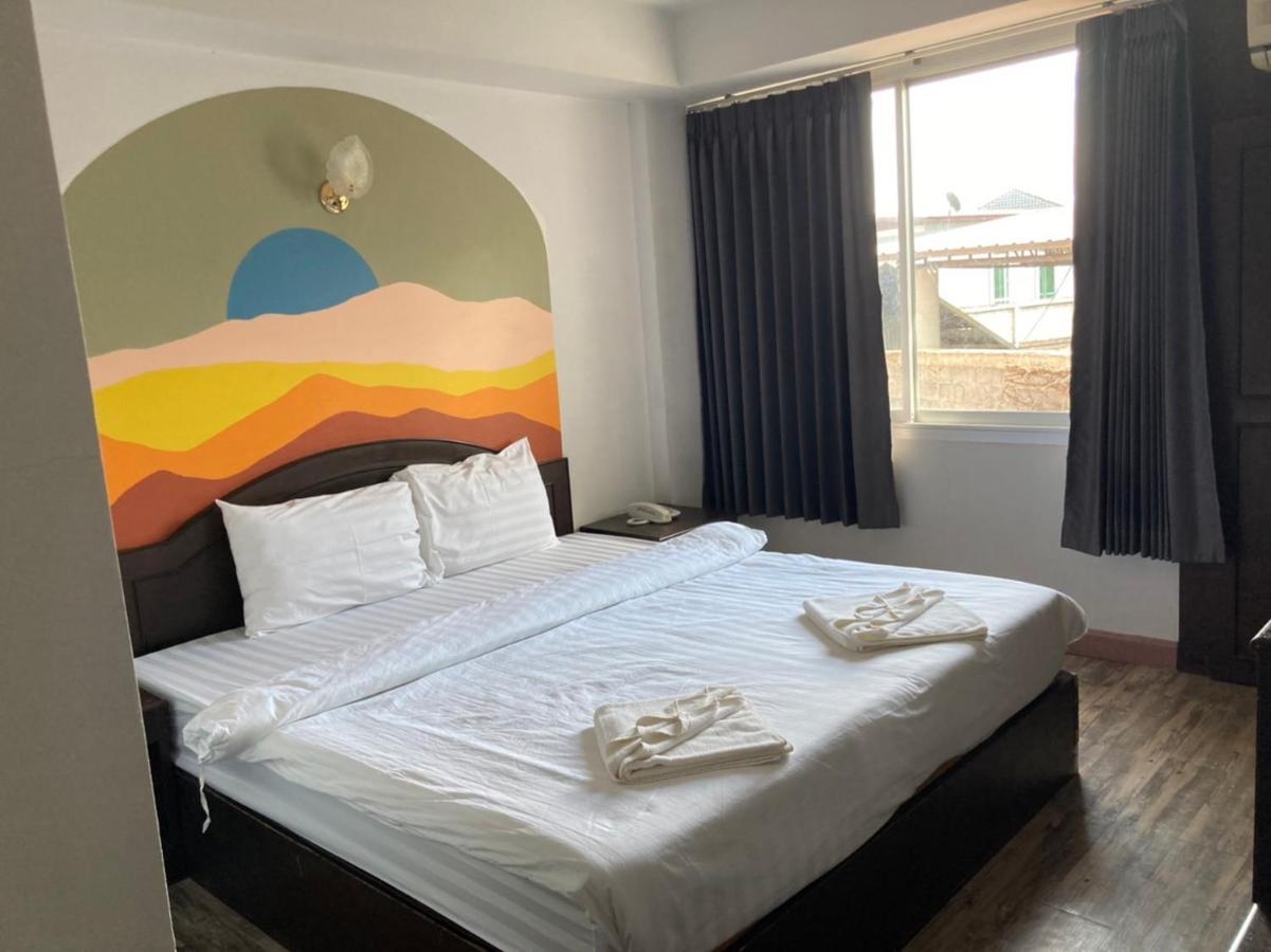 Sun Moon Hotel Loei Esterno foto